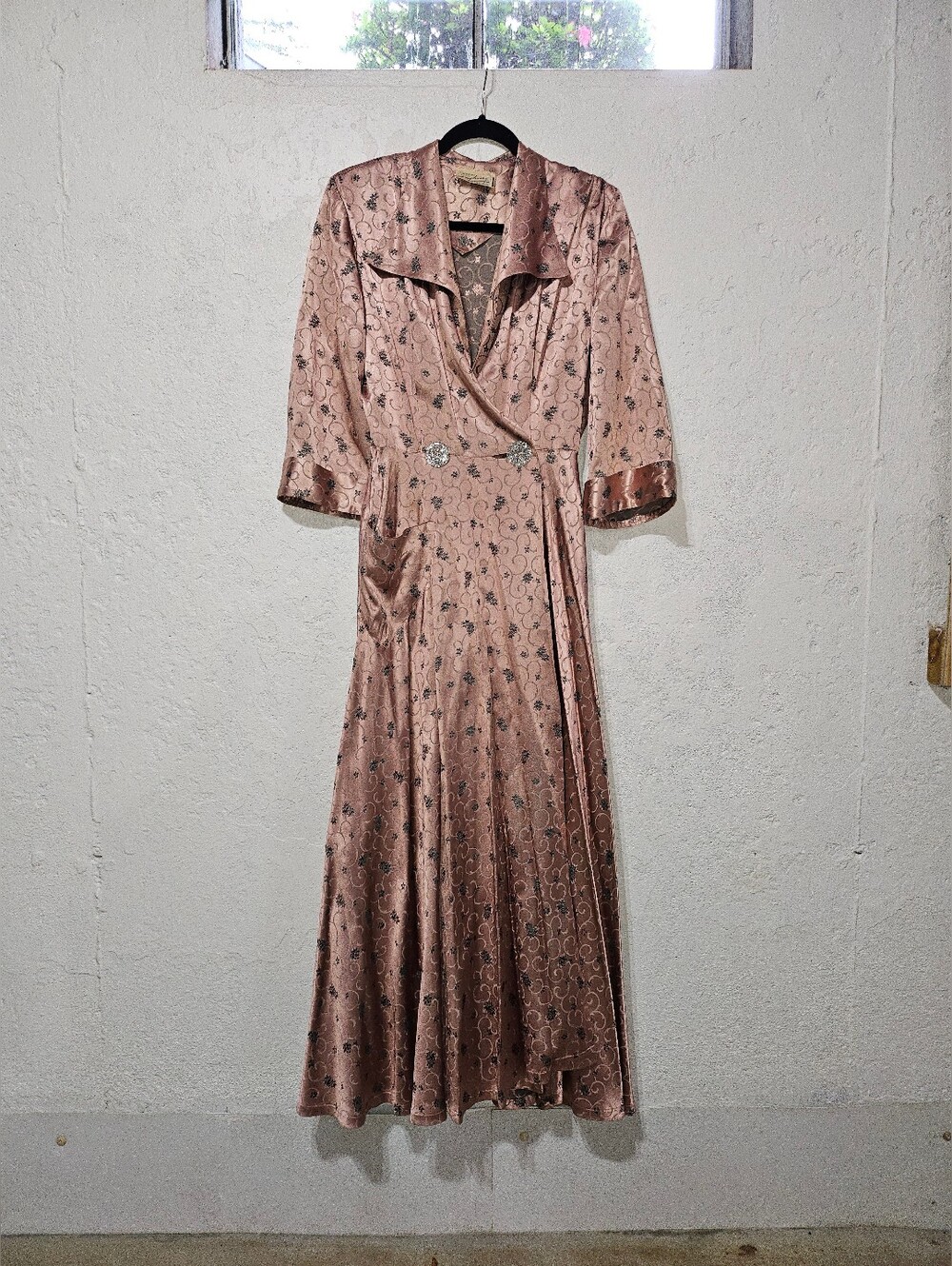 VTG 1940s Saybury Silk Satin Dressing Robe Floral Pattern Dusty Rose And Green